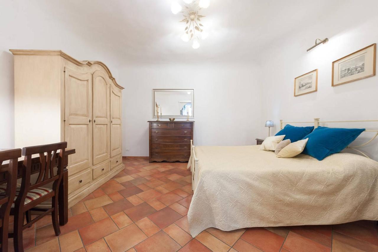 Love Weekend Near Piazza Ognissanti Φλωρεντία Δωμάτιο φωτογραφία