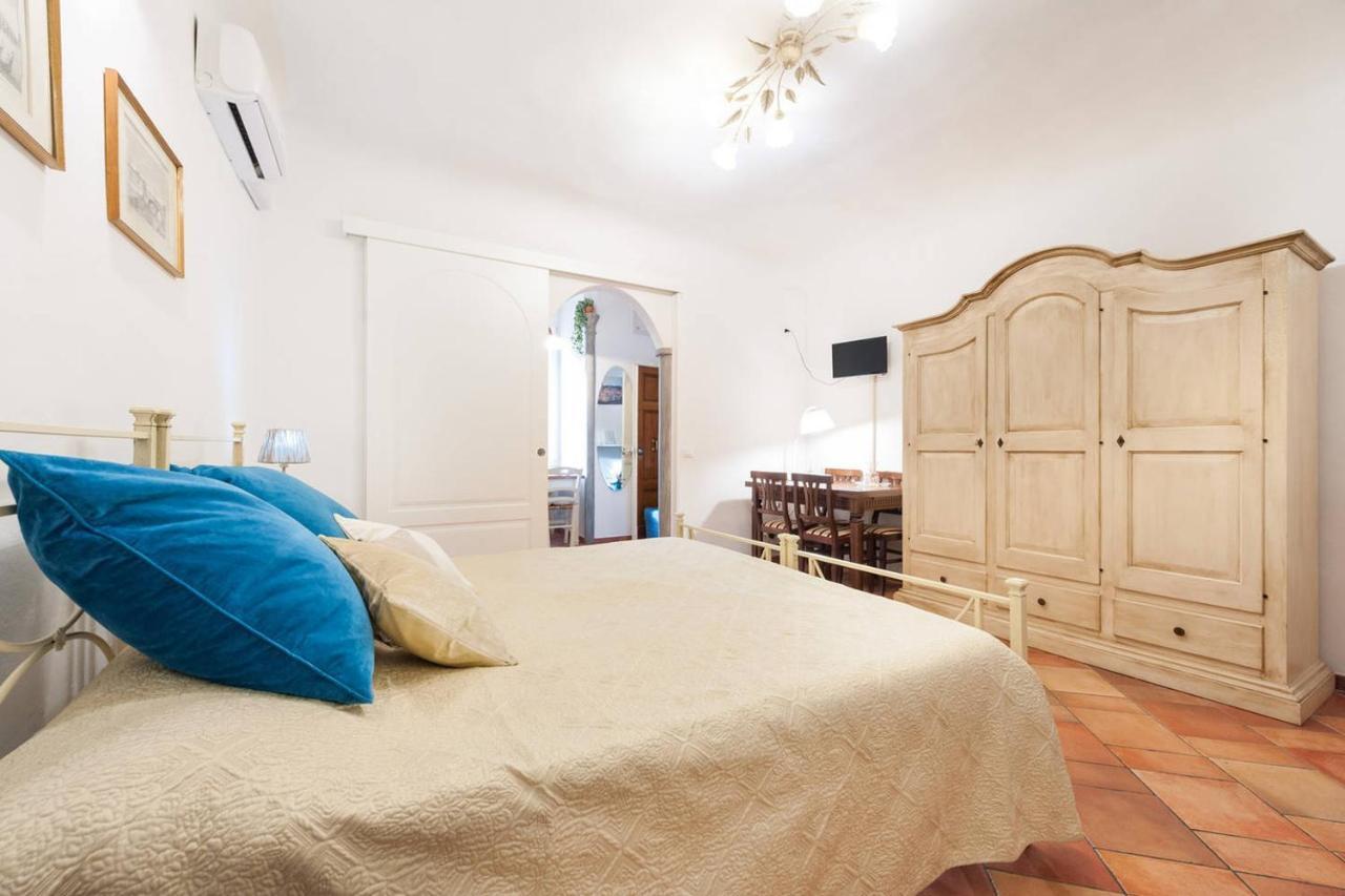 Love Weekend Near Piazza Ognissanti Φλωρεντία Δωμάτιο φωτογραφία
